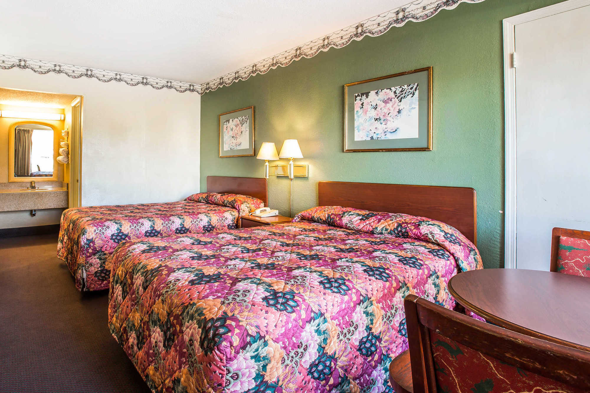 Relax Inn Milledgeville Bilik gambar